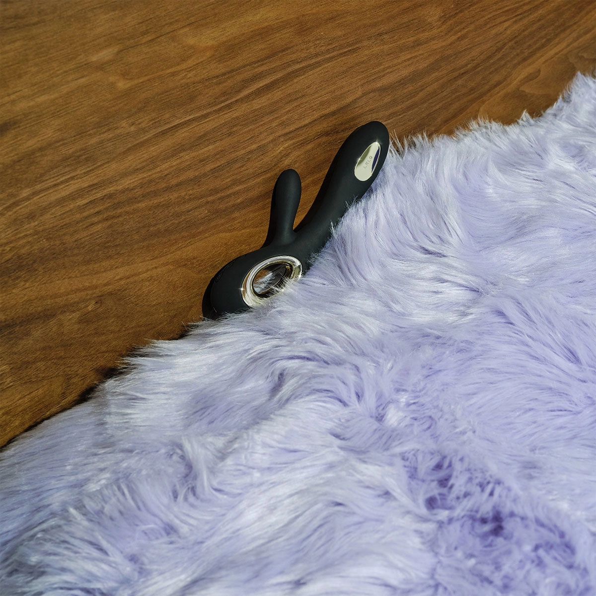 LELO Soraya Wave Rabbit Dildo In Black