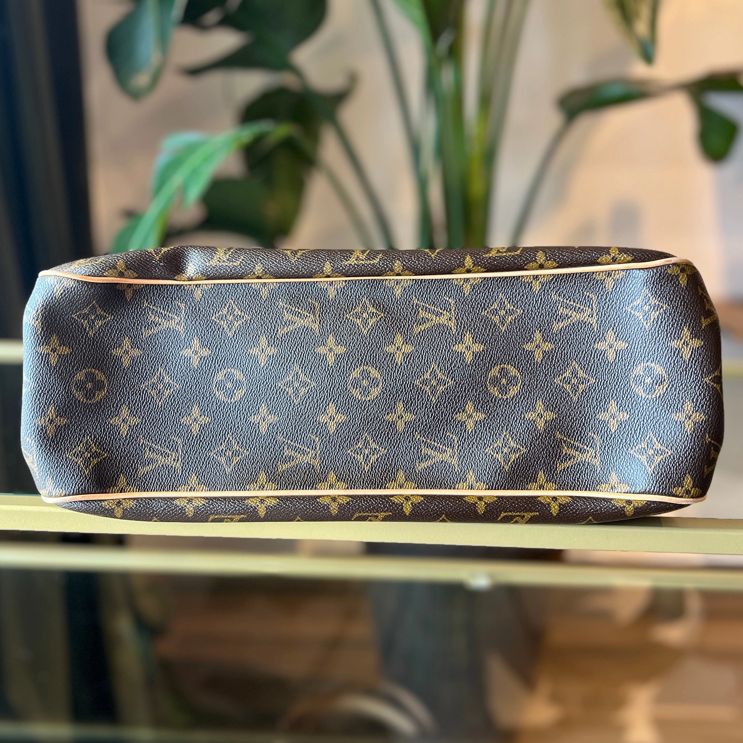 LOUIS VUITTON Monogram Batignoles Shoulder Bag
